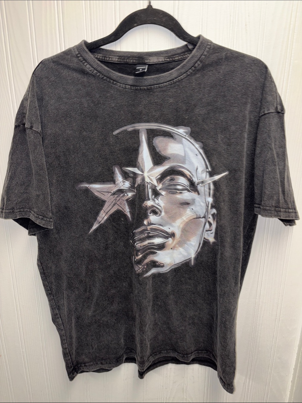 Men's Black Graphic Short-Sleeve Tee with Metallic Face Motif